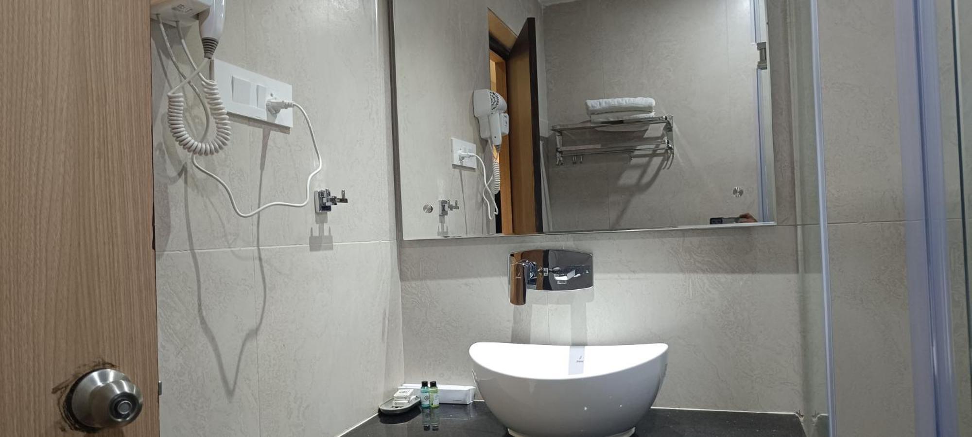 Hotel Lee Garden Near To Blue Flag Beach 500 Mtrs Puri Luaran gambar