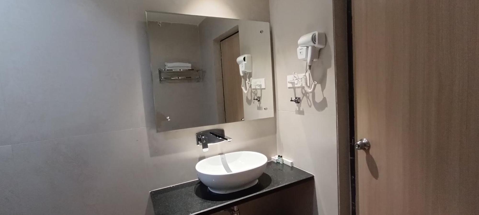 Hotel Lee Garden Near To Blue Flag Beach 500 Mtrs Puri Luaran gambar